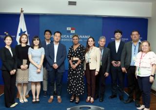 MINSA recibe visita de empresa farmacéutica de Korea 