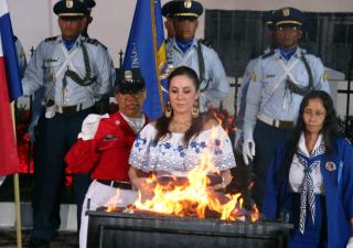 MINSA participa de cremación de banderas 