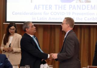 Empresas farmacéuticas y tecnológicas de Estados Unidos ponderan manejo de la pandemia en Panamá
