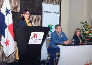 Funcionarios de la región Metropolitana de Salud reciben capacitación en temas de promoción y prevención