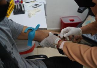 Acuden cientos de personas para obtener carnet de salud en Río Abajo y Tocumen