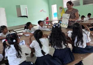 Conforman grupo caza mosquito en la Escuela Valle Junquito Bocas del Toro