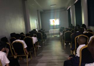  Capacitación permanente en centros educativos sobre la prevención del tabaco