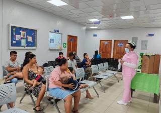  Dictan docencias educativas en el Centro de Salud de Finca #60