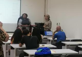 Realizan taller sobre estilos de vida saludables con jóvenes de Colón
