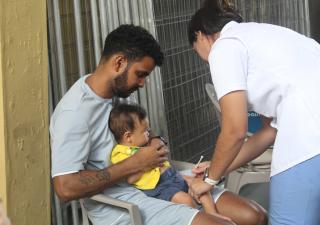 Población acude a  la jornada de vacunación en San Miguelito