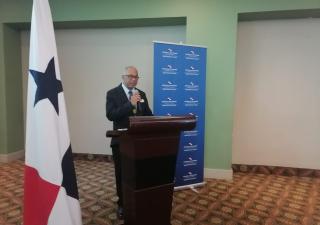 Médicos de Colón se actualizan nutrición en la curación de heridas