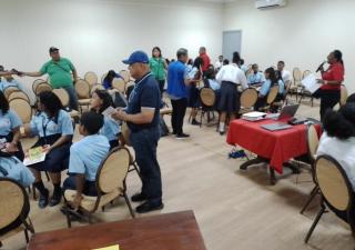 Salud imparte jornada educativa en Bocas del Toro