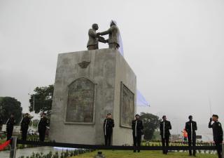 Develan monumento en honor a los Tratados Torrijos-Carter 
