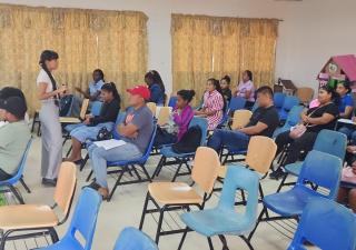 Salud capacita a 25 manipuladores de alimentos en Almirante