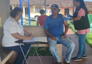 Aplican más de 21 mil vacunas contra la influenza en Los Santos