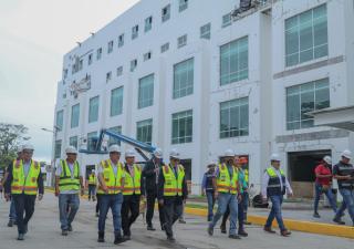 Autoridades de Salud verifican avance del nuevo Hospital Dr. Manuel Amador Guerrero