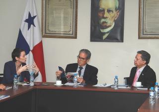 MINSA se reúne con representantes de la OPS