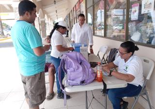 Continúa aplicación de vacunas para combatir la Influenza y otras enfermedades