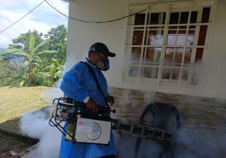 Campaña masiva contra el dengue en la Comarca Ngäbe Buglé
