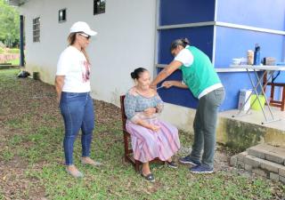 Minsa realiza exitosa jornada de vacunación extramuros en Los Santos 