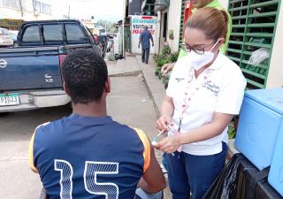Población de Panamá Oeste acude a inmunizarse contra la hepatitis y otras vacunas 