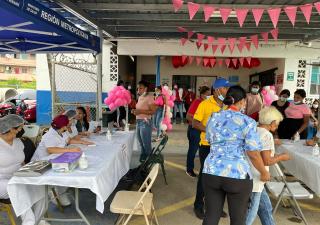  Programa Amor sobre Ruedas atiende a las personas del corregimiento de El Chorrillo
