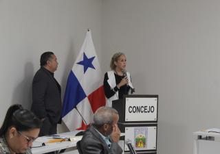 Concejo Municipal de San Miguelito brinda cortesía de sala a autoridades de Salud. 