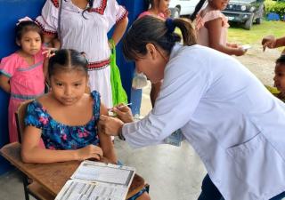Salud refuerza vacunación en centros educativos de Bocas del Toro 