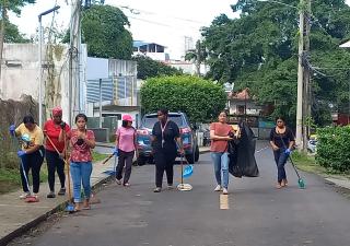 En Pueblo Nuevo, autoridades de Salud y padres de familia realizan jornada conjunta para eliminar los criaderos