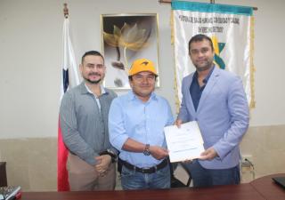 Entregan orden de proceder del proyecto de mejoramiento del Centro de Salud de Río Luis