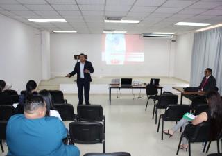 Capacitan a tecnólogos médicos en Panamá Oeste