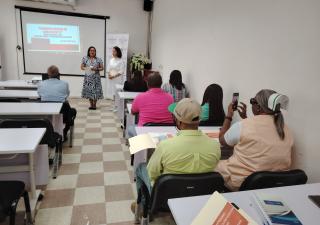 Capacitan al personal de salud sobre prevención del suicidio