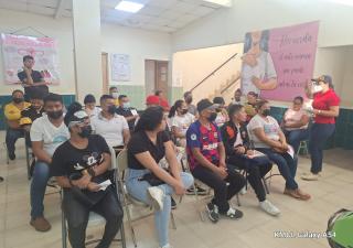 En Pedregal y Felipillo población acude para obtener carné blanco de manipulador