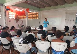 Orientan a jóvenes sobre el tabaco y el dengue en Costa Arriba de Colón