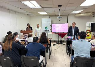 Funcionarios del Programa del Adulto y Adulto Mayor reciben actualización en temas de salud pública   
