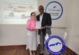 Lanzamiento de la cinta rosada en Colón