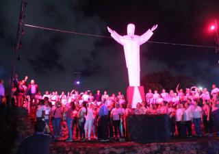Realizan encendido de luces en el emblemático Cristo Redentor en San Miguelito