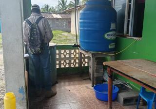 Encuentran proliferación de criaderos de mosquitos en comunidades costeras