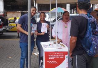 Realizan volanteo en las calles de Colón por tema del cáncer