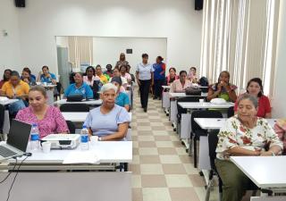 Desarrollan encuentro con docentes  sobre escuelas promotoras de salud en Colón