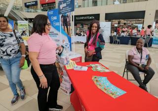 Realizan feria del adulto mayor en Colón