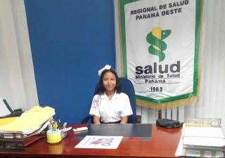 Joven estudiante  funge como directora de la Región de Salud de Panamá Oeste en el "Día del Estudiante"