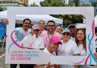 Delegación de centros de salud participan de la "Caminatón" en la lucha contra el cáncer 