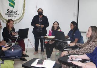  Realizan mesa de trabajo sobre accidente ocupacional de punzo cortante 