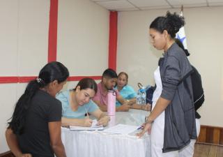 Más de 50 mujeres veragüenses obtienen su carnet verde de salud 