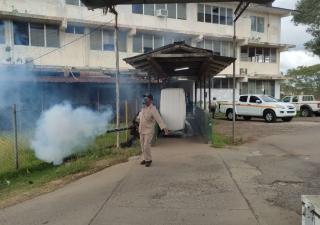 Nebulizan instalaciones de salud en Chiriquí