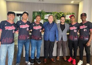 Región Metropolitana de Salud realiza alianzas con la Liga de Béisbol Juvenil
