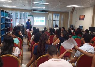 Comunidad educativa del CRU de Colón recibe orientación sobre la prevención contra el cáncer