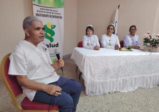 Enfermeras refuerzan conocimientos sobre la atención de adultos mayores