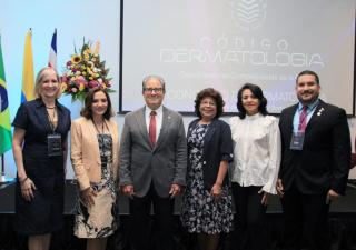 Expertos abordan avances en diagnóstico, tratamiento y tecnología durante el Xll Congreso de Dermatología