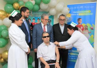 Lanzan campaña de vacunación dirigida a funcionarios de salud
