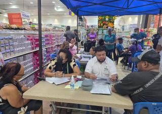 Minsa realiza gira de salud en área comercial de Colón