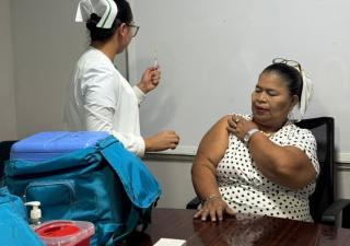 La región de salud en Bocas del Toro realiza jornada de vacunación en oficinas de CONADES