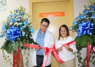 Hospital Nicolás A. Solano moderniza su laboratorio de microbiología con tecnología de última generación